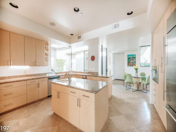Palm Springs Home 948530