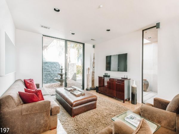 Palm Springs Home 948530