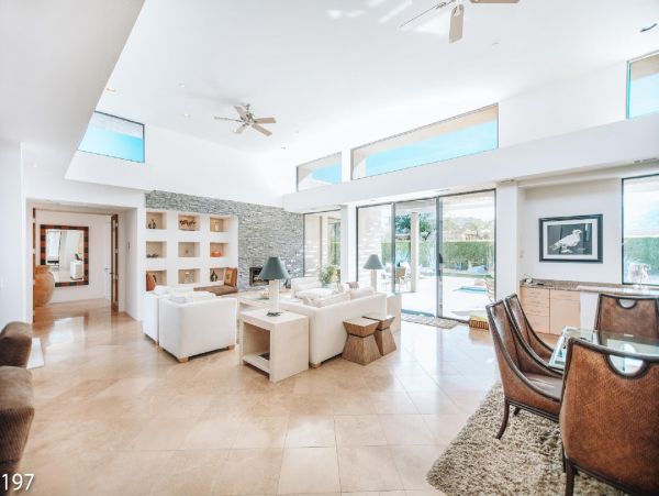 Palm Springs Home 948530