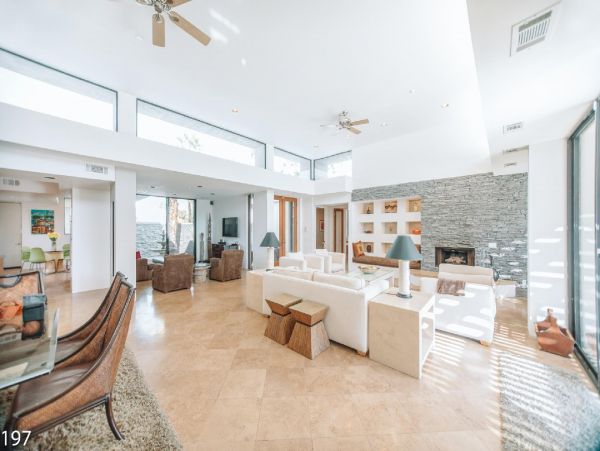 Palm Springs Home 948530
