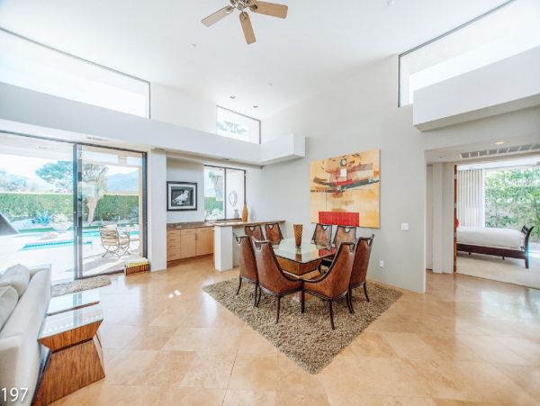 Palm Springs Home 948530