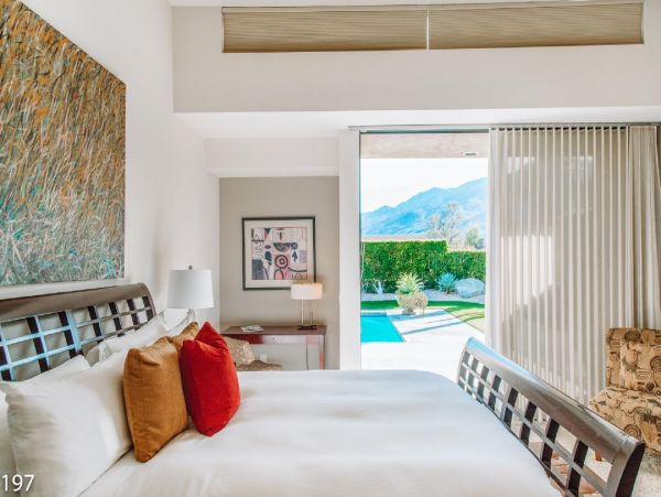 Palm Springs Home 948530