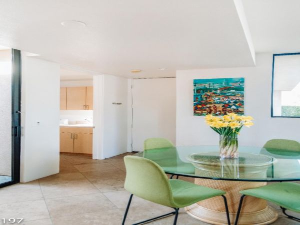 Palm Springs Home 948530