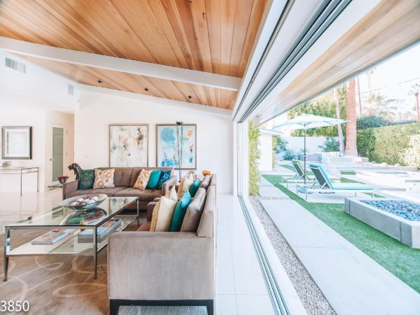 Palm Springs Home 948532