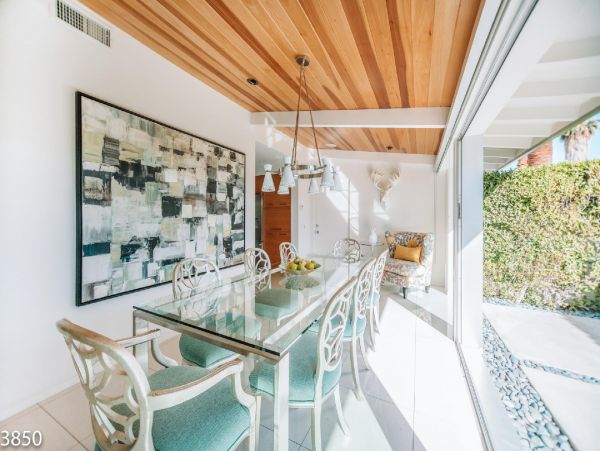 Palm Springs Home 948532