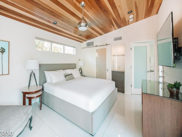 Palm Springs Home 948532