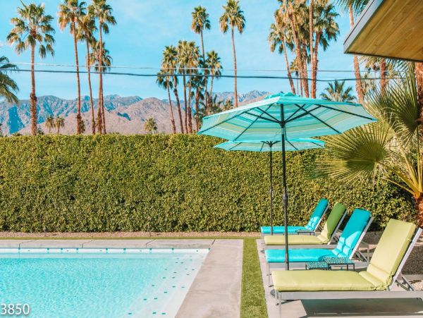 Palm Springs Home 948532