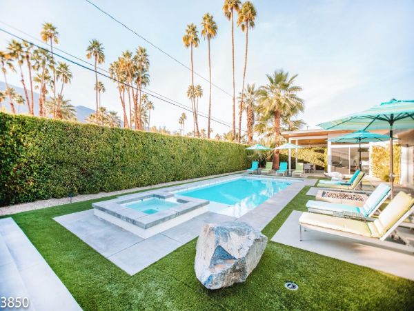 Palm Springs Home 948532