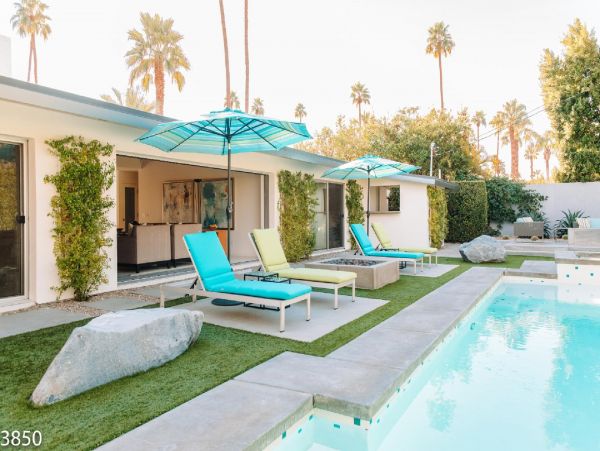 Palm Springs Home 948532