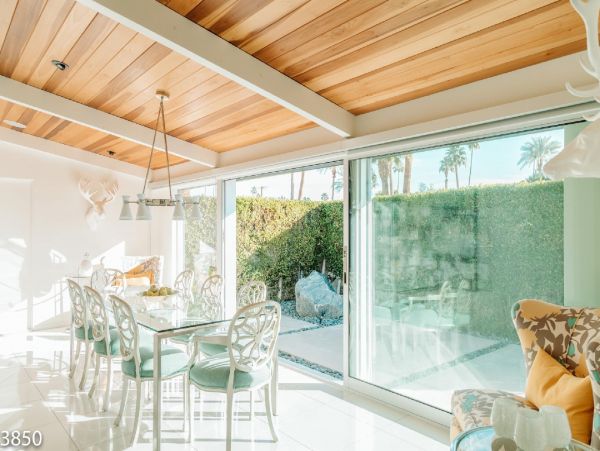 Palm Springs Home 948532