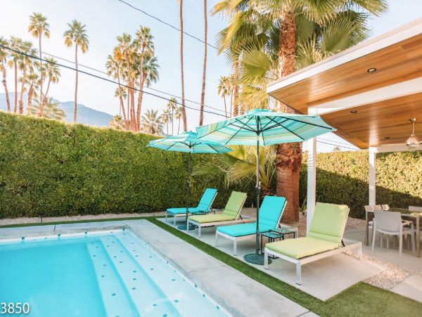 Palm Springs Home 948532