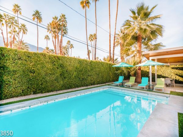 Palm Springs Home 948532