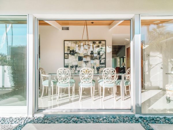 Palm Springs Home 948532