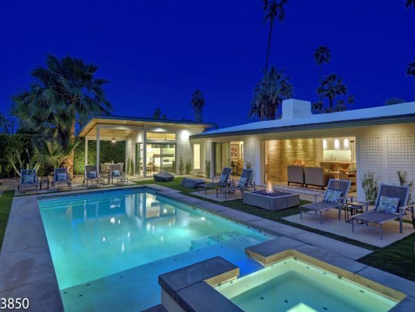 Palm Springs Home 948532