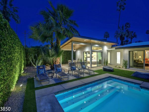 Palm Springs Home 948532
