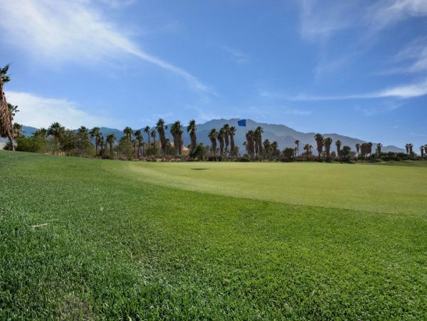 Palm Springs Home 948533