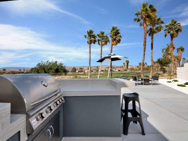 Palm Springs Home 948533