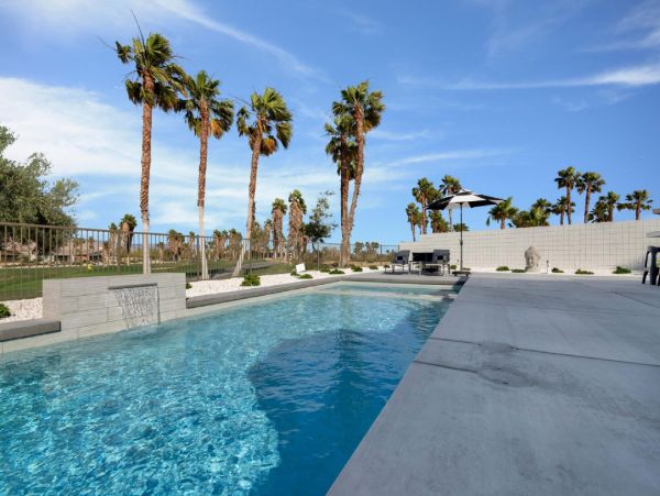 Palm Springs Home 948533