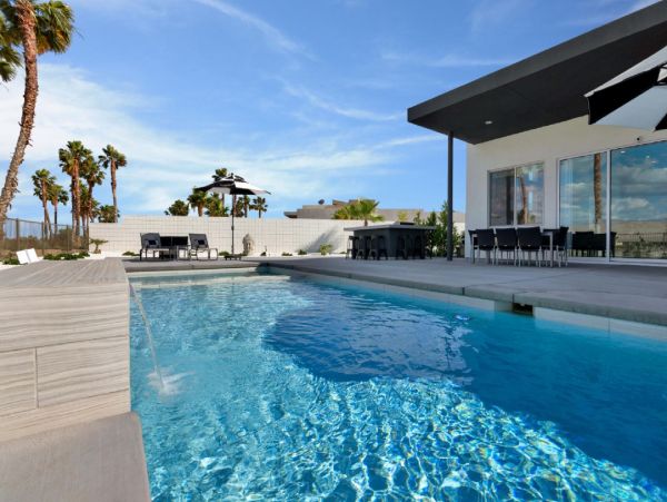 Palm Springs Home 948533
