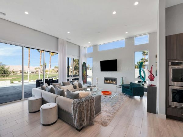 Palm Springs Home 948533