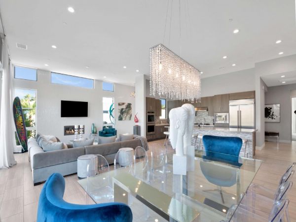 Palm Springs Home 948533