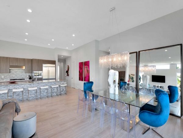 Palm Springs Home 948533