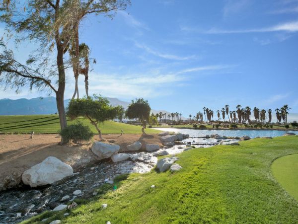 Palm Springs Home 948533