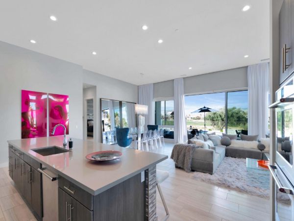 Palm Springs Home 948533