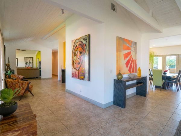 Palm Springs Home 948534