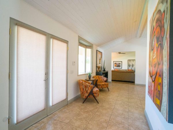 Palm Springs Home 948534