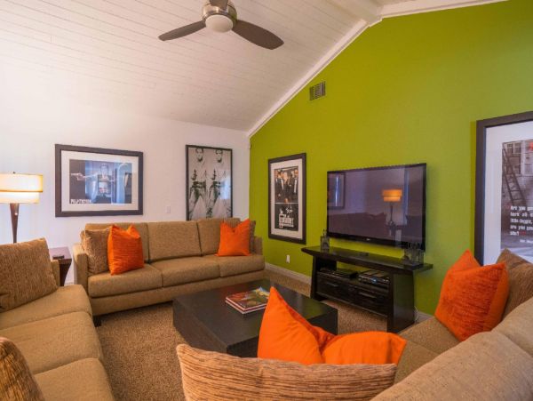 Palm Springs Home 948534