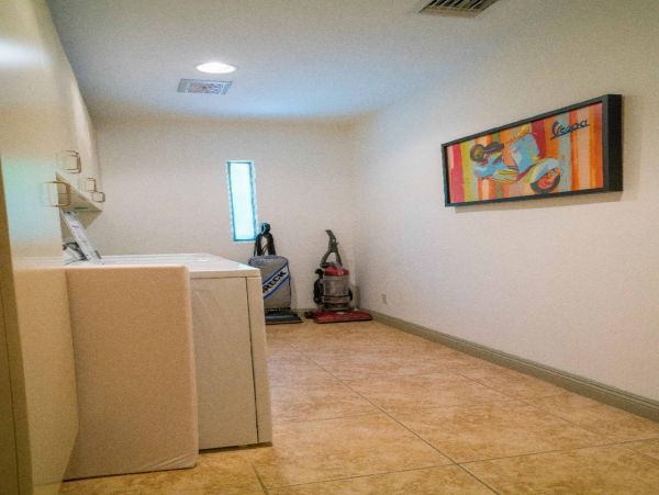 Palm Springs Home 948534