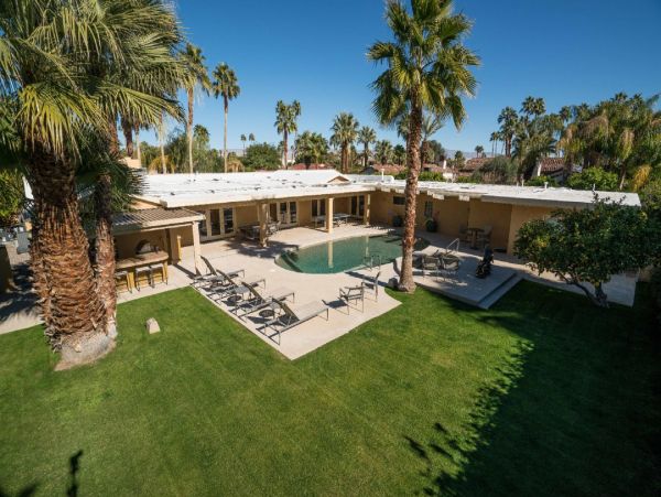 Palm Springs Home 948534