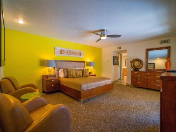 Palm Springs Home 948534