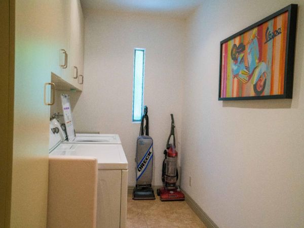 Palm Springs Home 948534