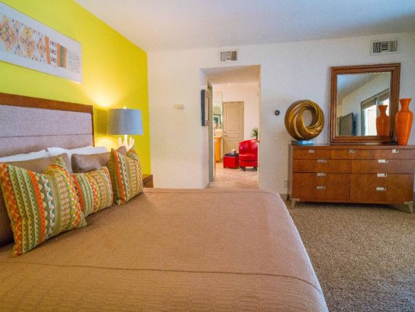 Palm Springs Home 948534