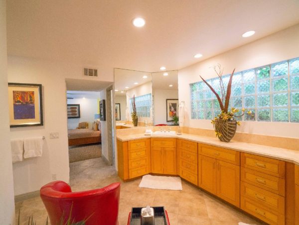 Palm Springs Home 948534