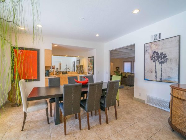 Palm Springs Home 948534