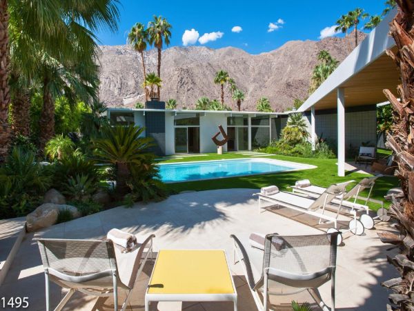 Palm Springs Home 948535