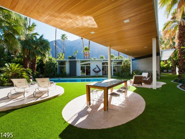Palm Springs Home 948535