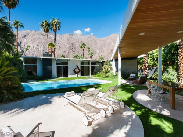 Palm Springs Home 948535