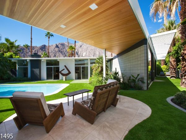 Palm Springs Home 948535