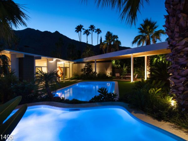 Palm Springs Home 948535