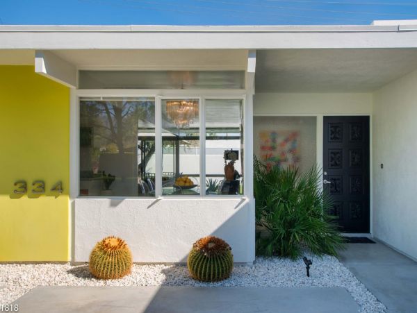 Palm Springs Home 948536