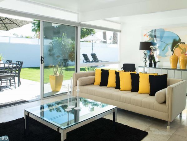 Palm Springs Home 948536