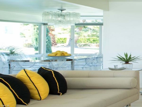 Palm Springs Home 948536