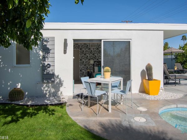 Palm Springs Home 948536