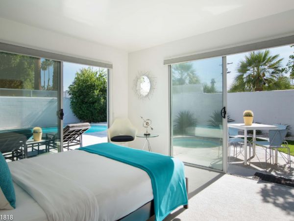 Palm Springs Home 948536