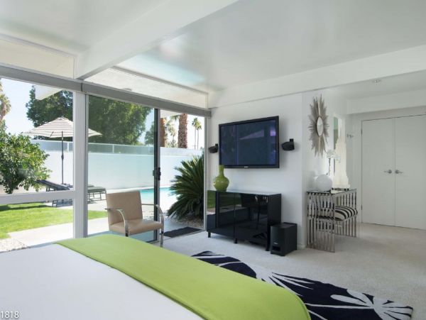 Palm Springs Home 948536
