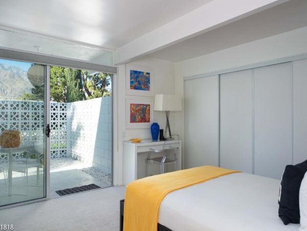 Palm Springs Home 948536